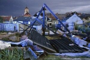 Чехією пронісся торнадо: зруйновані села, сотні постраждалих