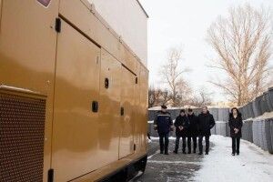Порошенки передали «Київводоканалу» потужний генератор, який забезпечить водою столичну Троєщину