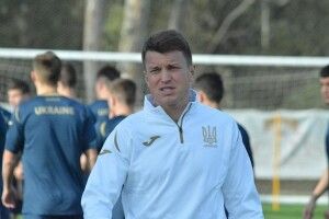 Молодіжну збірну України з футболу ще рік тренуватиме Руслан Ротань