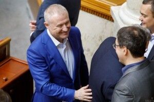 Внутрішні змагання з футболу треба проводити в Україні - Суркіс