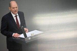 Шольц – про дзвінки путіну: Намагаємось разом з Макроном донести йому правду про ситуацію на фронті