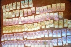 Пів мільйона на рахунках: дві бабусі розбагатіли на торгівлі наркотою