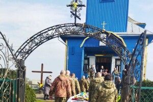 Громада на Волині попрощалась із загиблим воїном Олексієм Кушніром