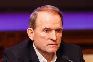 У будинку Медведчука СБУ проводить обшуки