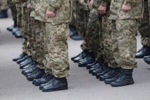 Зеленського просять дозволити призовникам-ухилянтам офіційно відкуповуватися від служби в армії