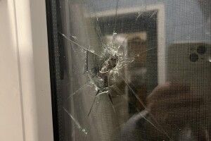 Компенсація за розбиті вікна та покрівлі: у місті на Волині готують виплати для постраждалих від обстрілу