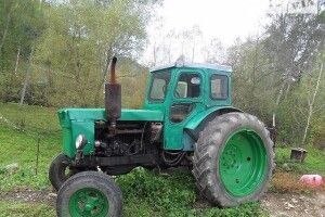 Патрульним довелося відбиватися від п'янезного тракториста з мачете