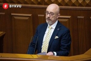 На збільшення зарплат військовим у бюджеті немає грошей, - міністр оборони