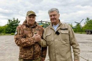Порошенко привіз техніку у бригади армійської авіації