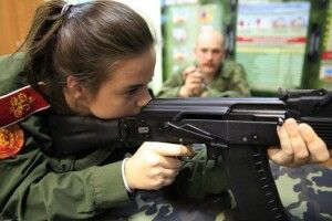 Школи Росії зобов'язали закупити макети гранат і автоматів: передбачили десятки мільйонів