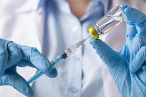 Із понеділка на Волині невакцинованих працівників відсторонять від роботи 