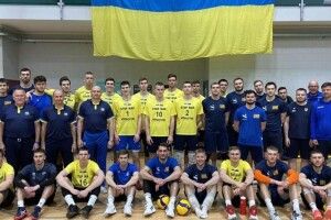 Національна та молодіжна збірні України з волейболу зіграли спаринг