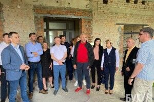 Яка лікарня буде кластерною: на запрошення нардепа Ігоря Гузя в Нововолинськ приїхав міністр Ляшко