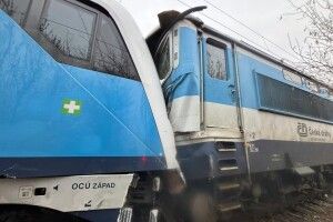 У Чехії зіштовхнулися пасажирські потяги: десятки поранених