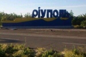 Окупанти відпустили з погрозами  дівчину, заарештовану за синьо-жовту стрічку 
