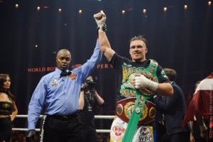 Бій Усика і Беллью покажуть в українських кінотеатрах