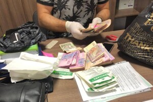 На Волині «погорів» на хабарі чиновник – спокусився на 14 000 гривень