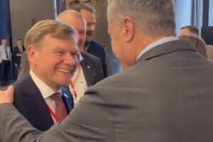 Допомога недостатня: Порошенко закликав німецьких депутатів до нового формату підтримки України