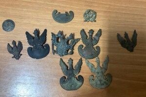 Волинські прикордонники затримали литовця, який намагався вивезти з України предмети старовини (Фото)
