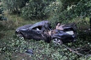 На Рівненщині дві автівки злетіли з дороги