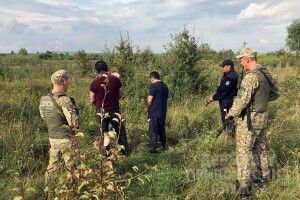 8 іноземців та один українець «штурмували» кордон (Фото)
