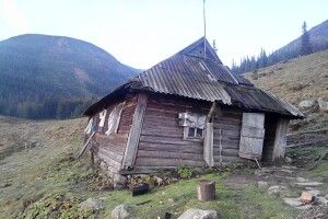 Двох шестикласників розшукували рідні та поліція, а вони ночували в колибі
