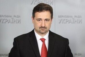 Зеленського просять звільнити очільника «Укрпошти» Смілянського, а два мільйони гривень його місячної зарплати розділити між листоношами