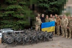 Знищують «вагнерівців» та іншу нечисть: розвідникам привезли радіостанції, дрони, генератори і буржуйки