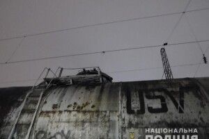У Львові 15-річну дівчину вбило струмом під час селфі на вагоні поїзда