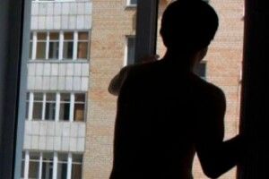На Волині підліток випав з вікна 5-го поверху: поліція розслідує справу 