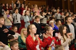 У Луцьку 500 дітей отримали солодкі подарунки  