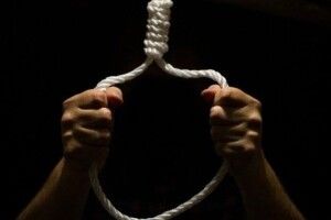 Стояв на колінах у зашморгу: у Дніпрі знайшли тіло нацгвардійця (Фото 18+)