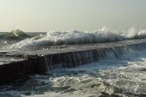 У Балтійському морі за борт судна випав український моряк