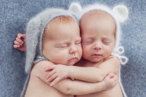 За місяць у Рівному народилося п’ять пар двійнят