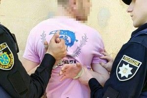 П’яний чоловік стріляв біля дитячого майданчика