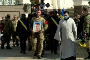 У Луцьку попрощалися із загиблим на Донбасі Героєм Сергієм Сулимою (Фото, відео)