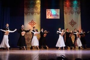 У Луцьку виступив народний аматорський ансамбль бального танцю