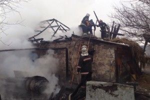 На Камінь-Каширщині горів хлів (Фото)
