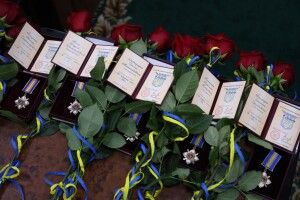 У Луцьку державні нагороди полеглих Героїв отримали їхні рідні (Фото)