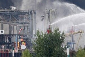 У Венесуелі загорівся найбільший нафтопереробний завод країни