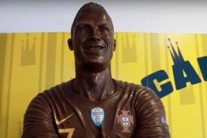 У Португалії створили шоколадну копію Кріштіану Роналду (фото)