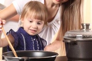 Колонка МАМИ: Пора готувати дитину до самостійного плавання