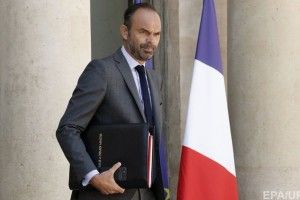 Париж економитиме бюджетні кошти масовим звільненням держслужбовців