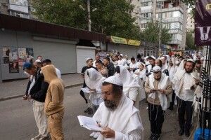 Через масовий виїзд паломників-хасидів на кордоні з’явилися величезні черги