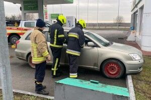 На Рівненщині в автомобілі виявили мертве тіло (Фото)