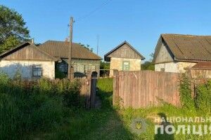 Почав копати яму, але поховати не встиг: чоловік задушив брата і підпалив труп (Фото)