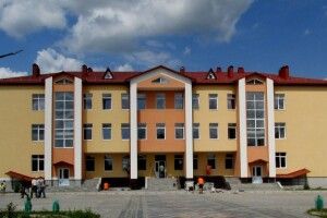 Будівельники сподіваються, що 1 вересня відсвяткують у новій школі