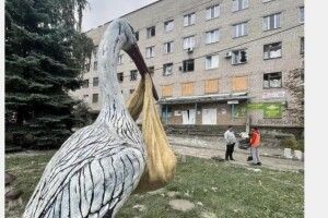 Волинські волонтерки просять допомогти мамам з обстріляного пологового в Краматорську
