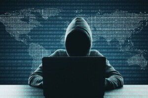 Рівнянин продав неіснуючу базу даних та вислав «вірус» на комп’ютер