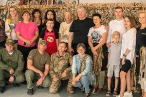 Порошенко привіз гуманітарну допомогу черкаському волонтерському центру